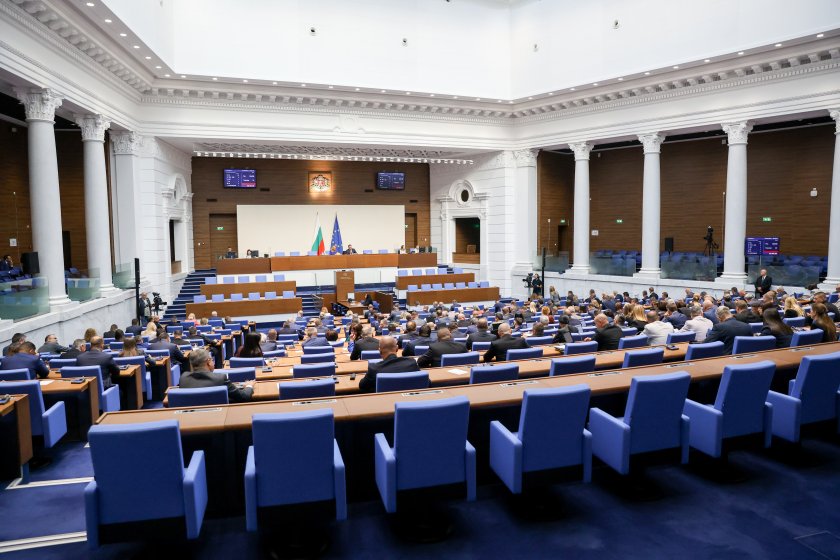 Депутатите обсъждат изменения в Закона за потребителските кредити