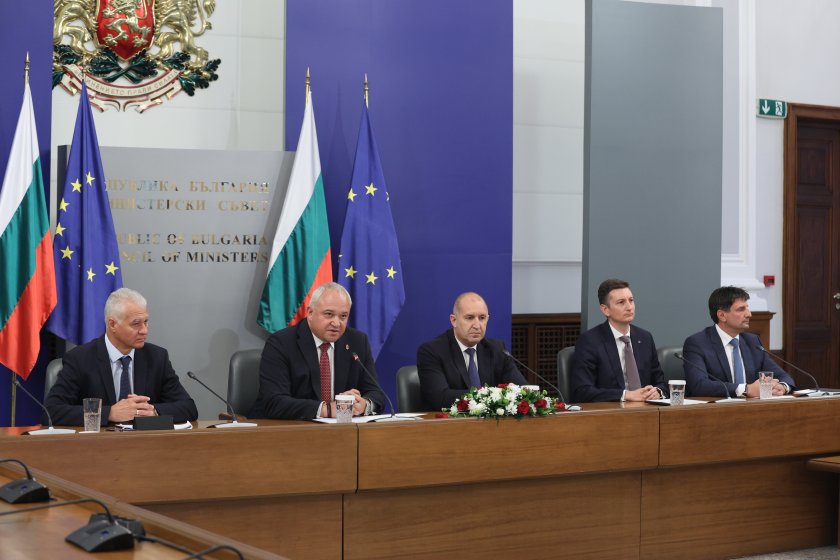Демерджиев: Десетки полети на Пеевски са платени с отклонени от мантинели средства чрез дружества-касички
