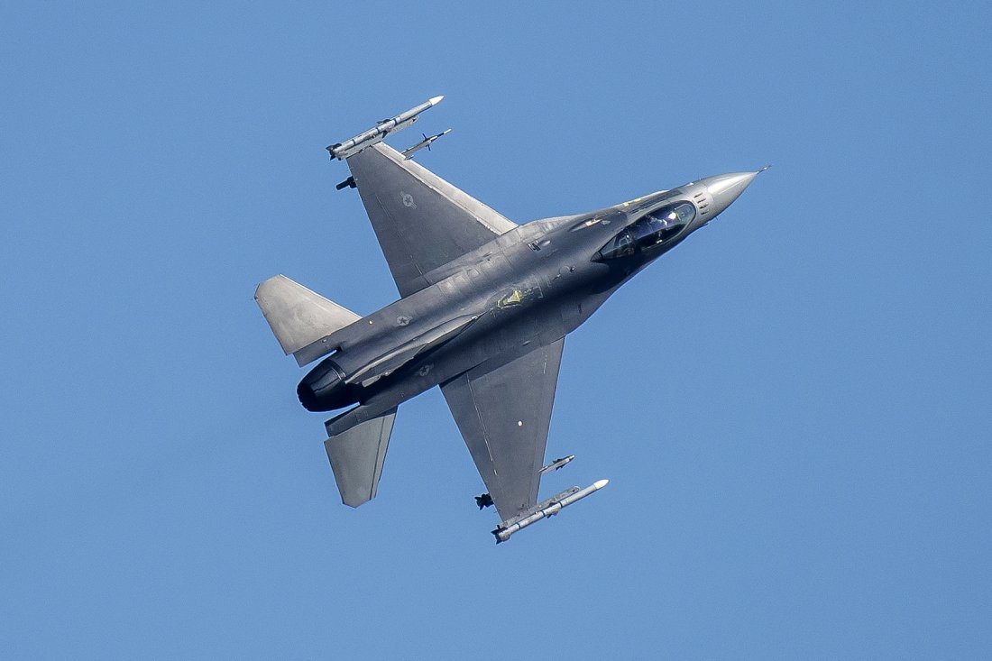 Изтребител F-16 се разби край американска военновъздушна база в западната част на Германия