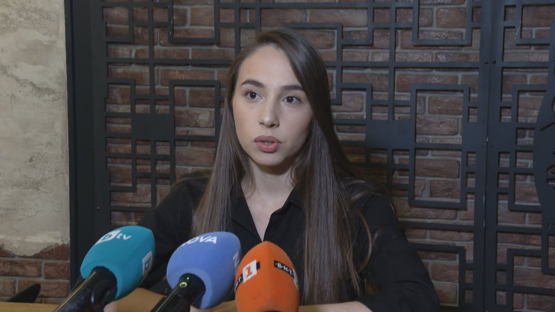 Случаят "Ива Михайлова": Здравословното състояние на момичето се влошава заради отказа от лечение
