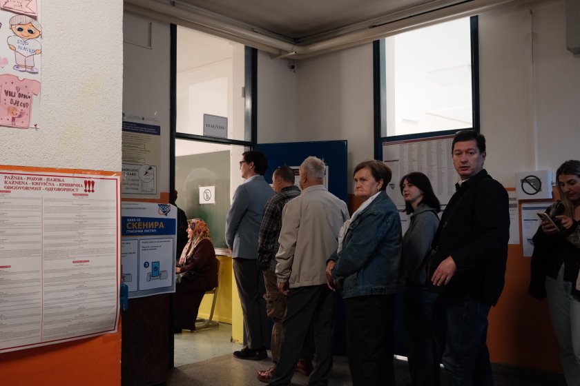 босна херцеговина избират тричленното представителство два парламента лидер република сръбска