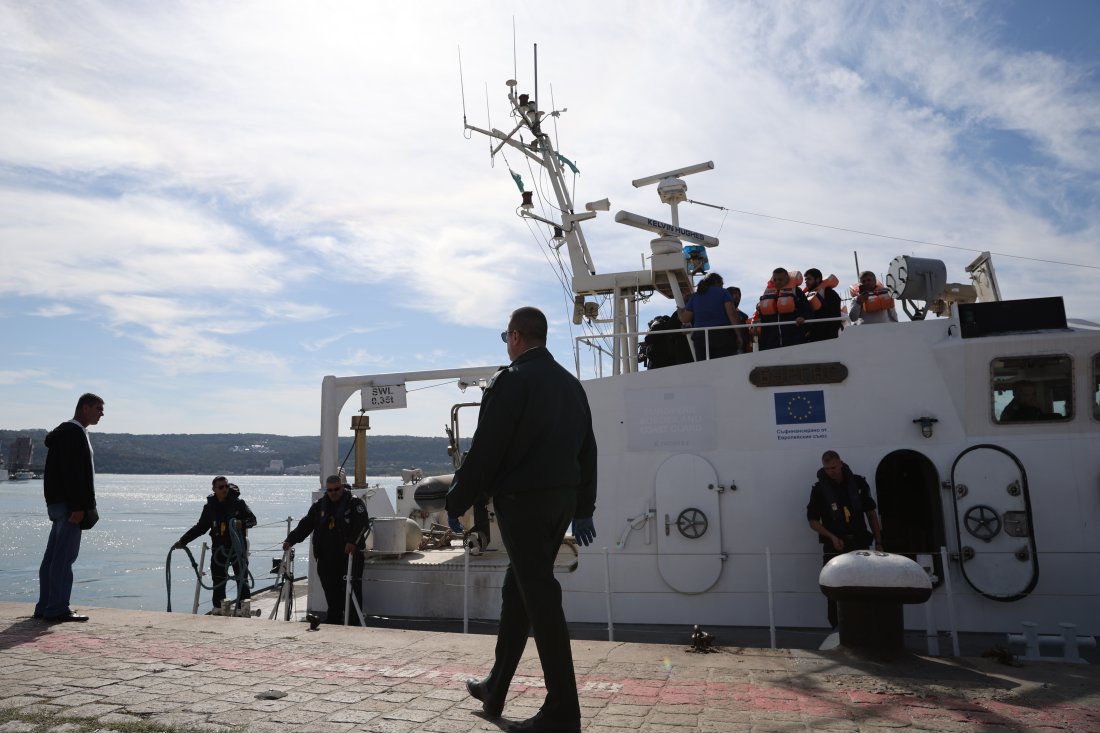 спасителната акция черно море прекратиха издирването екипажа кораба ldquoалфа уатанrdquo