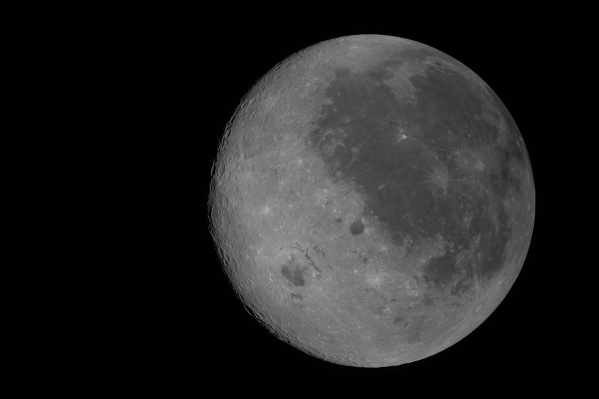 видяхме слънчевата корона марс екипажът артемис прелетя тъмната страна луната