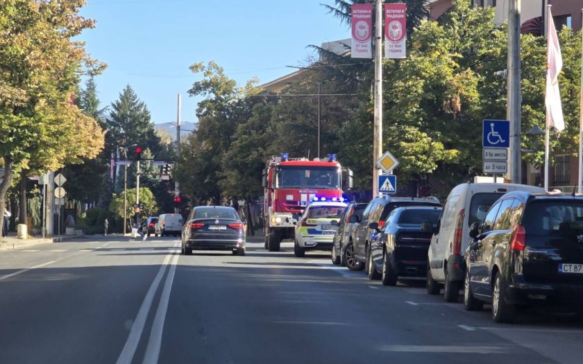 Сигнали за бомбени заплахи в България: Евакуации в редица градове