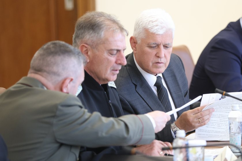 Два хеликоптера и самолет Су-25 участват в операция край Варна