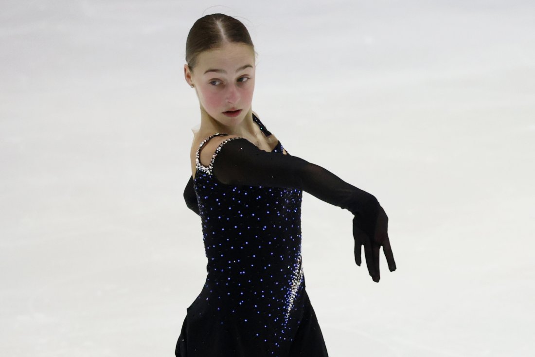 лиа любенова зае турнира фигурно пързаляне гран баку