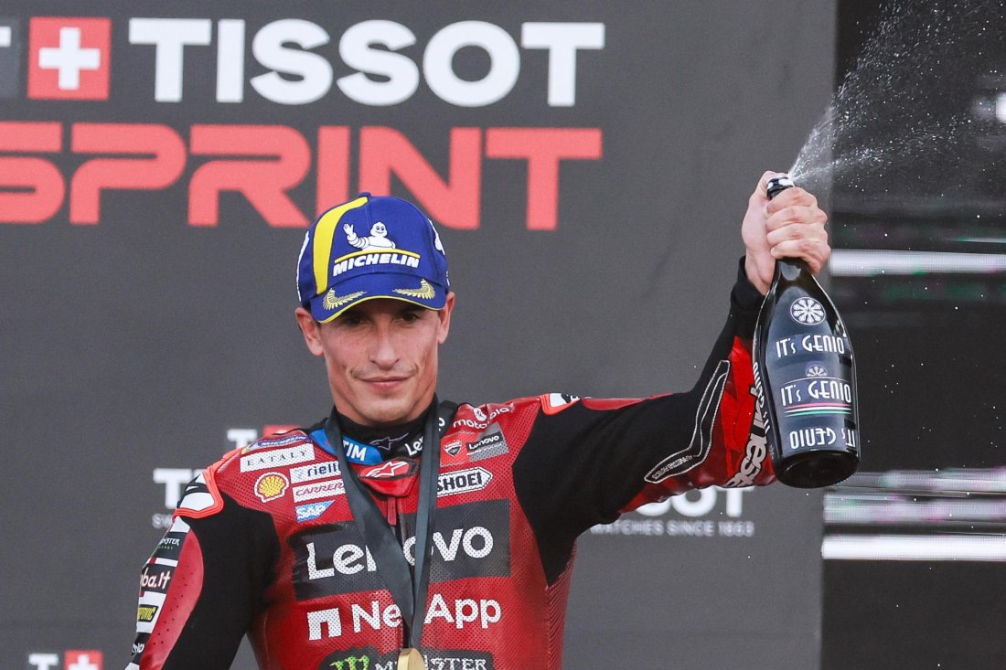 Марк Маркес триумфира в индонезийския спринт и оглави класирането в MotoGP