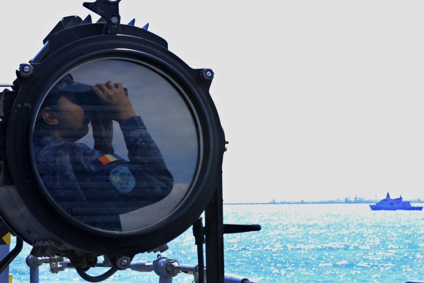 Бивши политически и военни лидери алармират за безопасността в Черно море