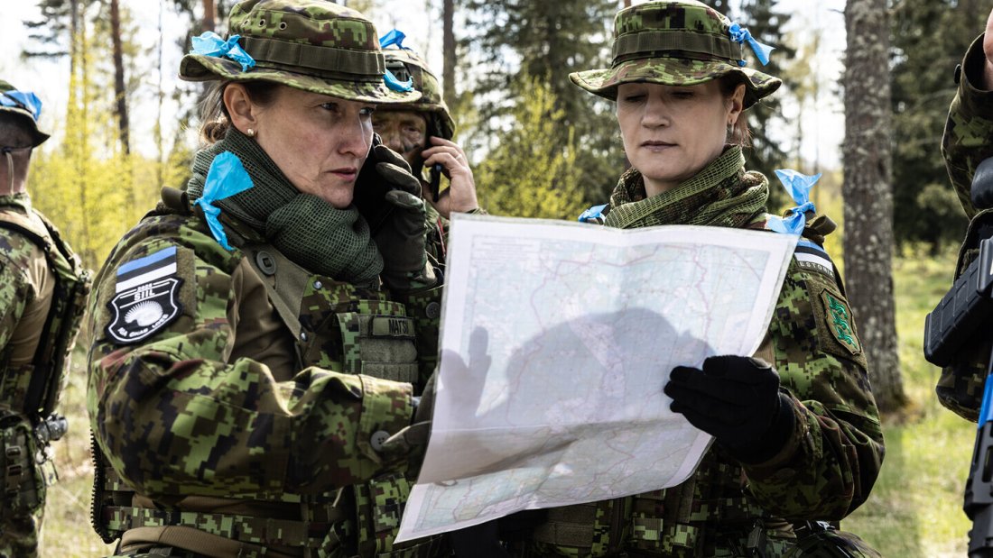 Естония разчита все повече на жените в армията заради недостига на наборници