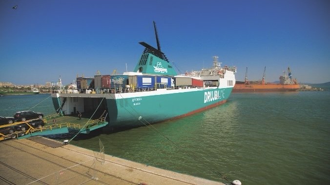 Моряците от кораба „Дружба“ гласуваха с хартиени бюлетини