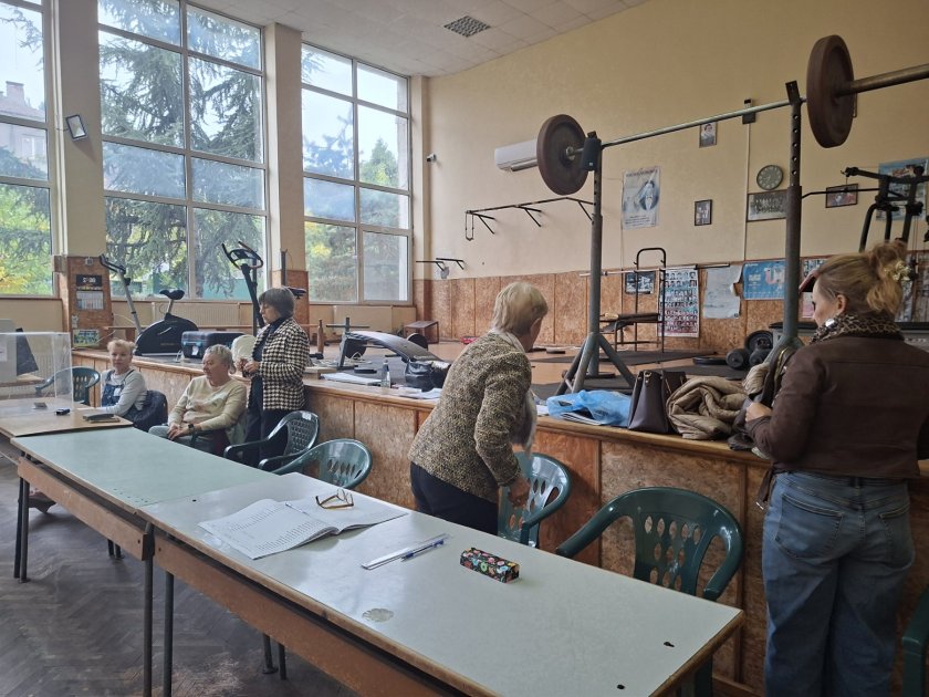 Машина дефектира в секция в хасковското село Елена