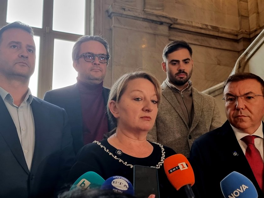 ГЕРБ-СДС искат оставка на Михаела Доцова и политическа отговорност