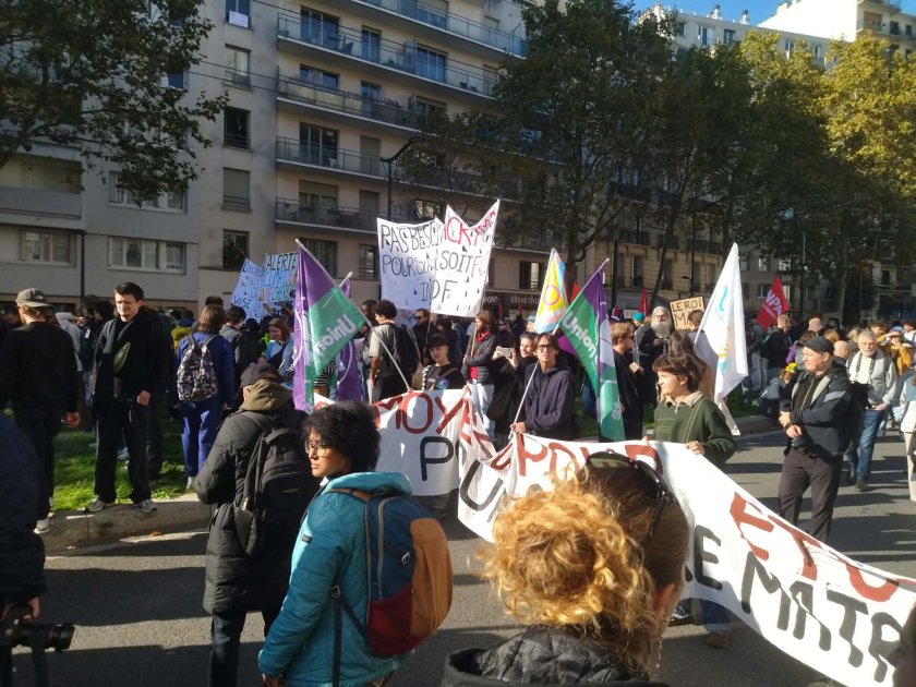 Без напрежение започна протестът в Париж