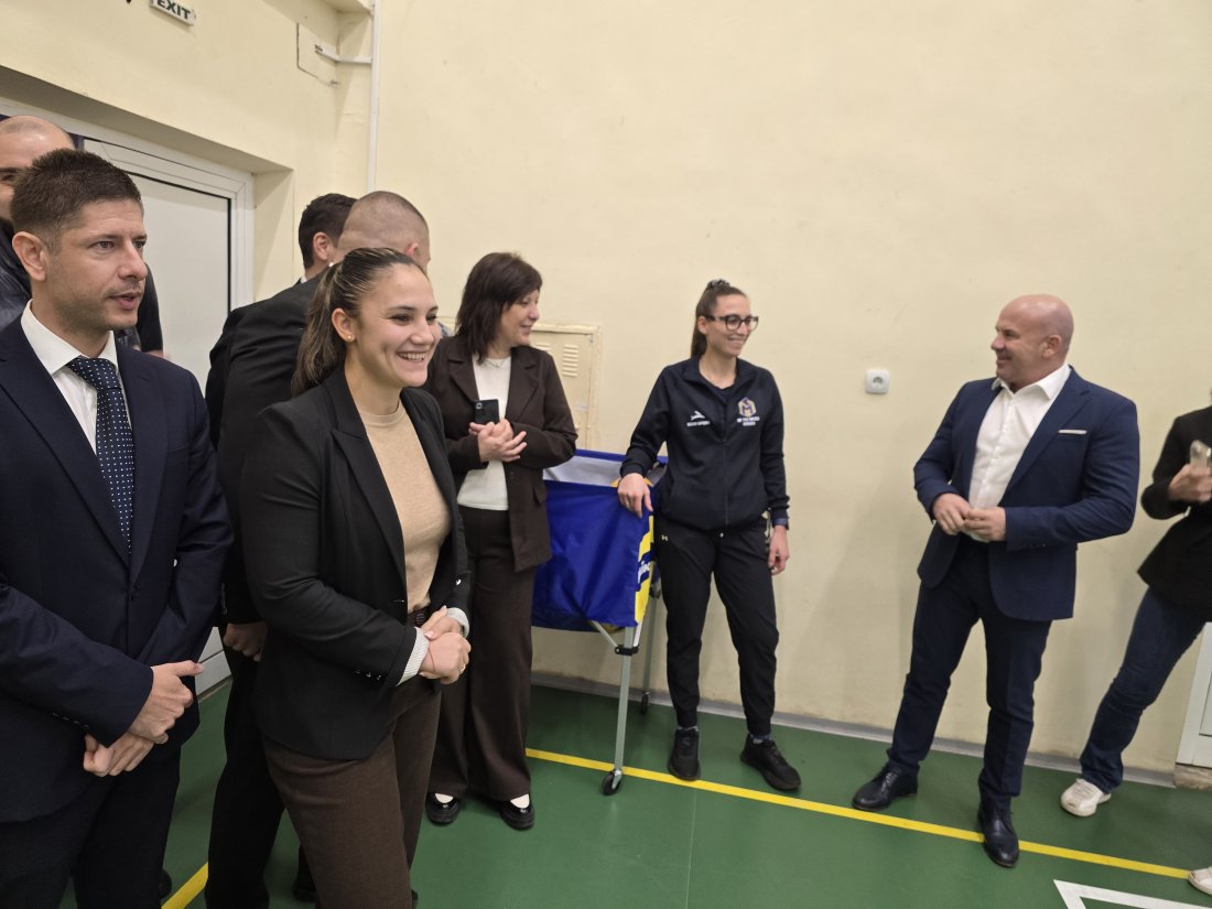 Министърът на младежта и спорта Енчо Керязов се срещна в Плевен с представители на спортни клубове от областта
