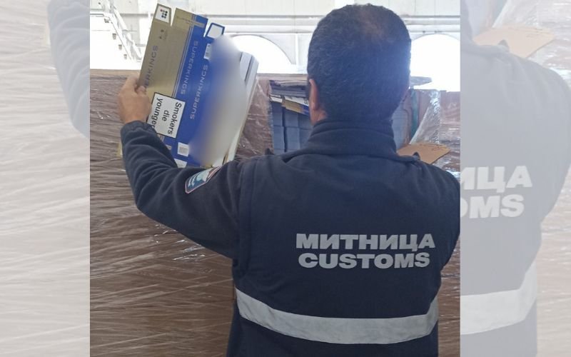 Митничари задържаха над 2,1 млн. заготовки за цигарени кутии
