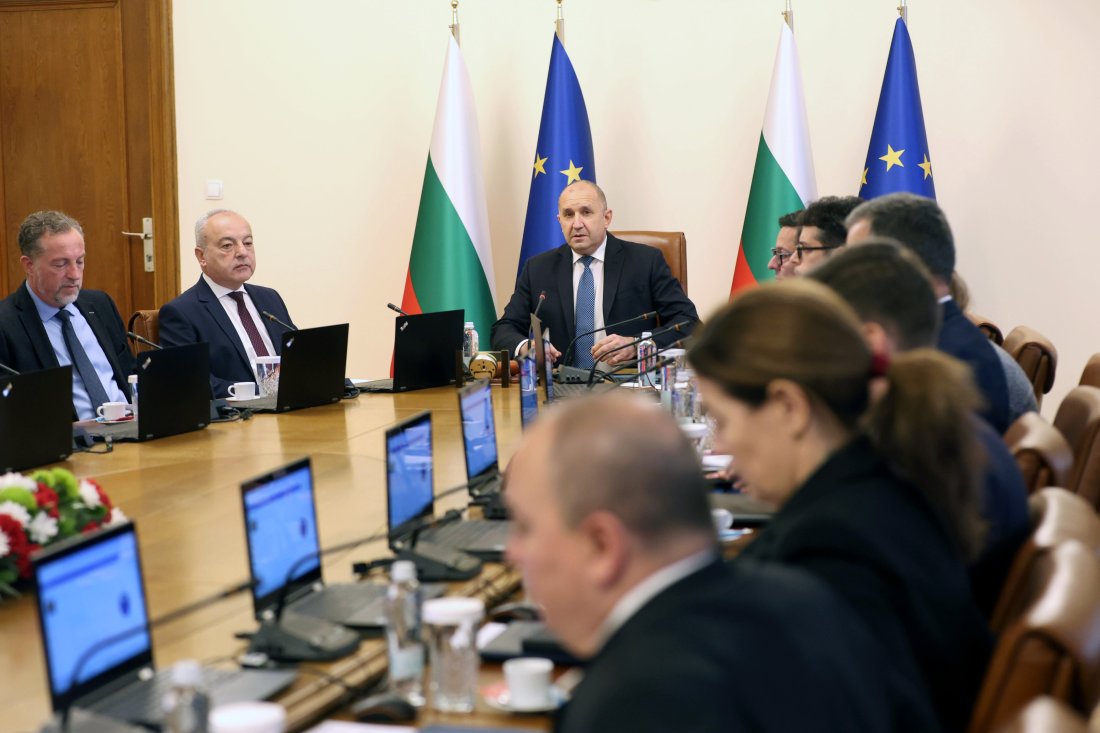 Румен Радев: Цените на тока и парното няма да се променят