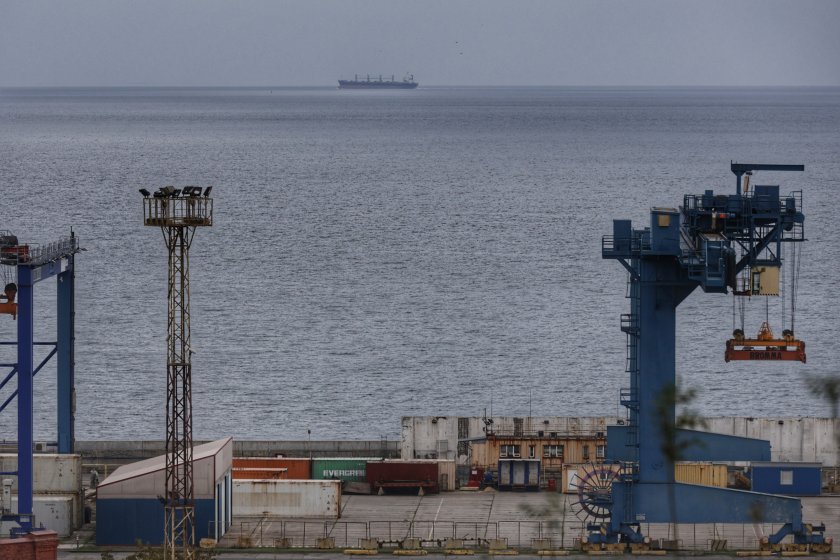 Русия поднови износа на зърно през Азовско море