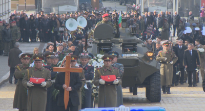 Погребват генерал Боцев в родния му Гоце Делчев
