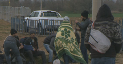 От нашите пратеници: Властите отказаха да пускат мигранти в ничията земя край Одрин