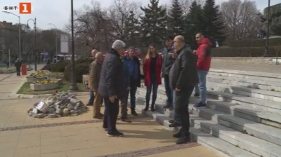 Протест срещу забраната за достъп на автомобили в морската градина във Варна