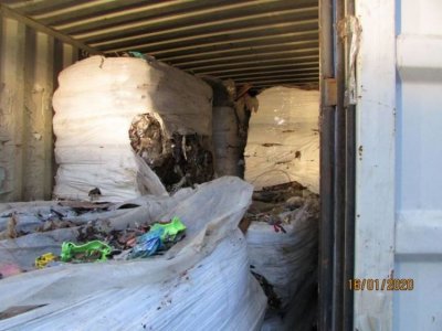 Още 20 контейнера с италиански отпадъци напуснаха България