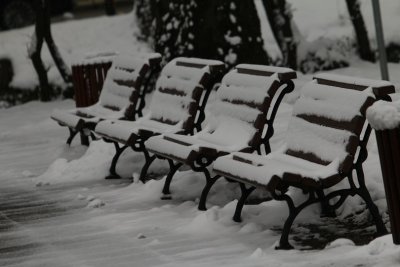 Валежите спират