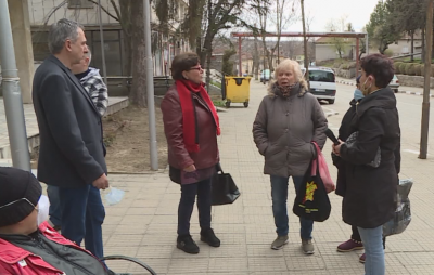 Възрастни хора от русенски села си искат отново банкоматите