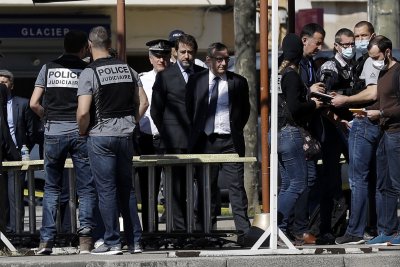 Мъжът, който уби двама с нож във Франция, бил озлобен от самоизолация