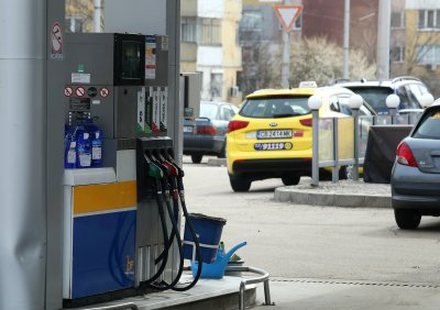 Експерти прогнозират задържане на цените на горивата