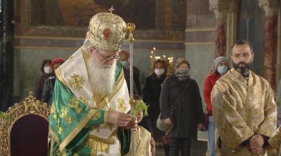 На Цветница църквата с молитва за здраве срещу коронавируса