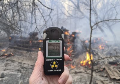 Пожарът в района на АЕЦ "Чернобил" не стихва вече 10 дни (СНИМКИ)