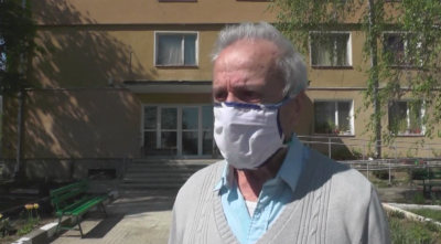 Мъж дарява пенсията си за болницата в Мездра