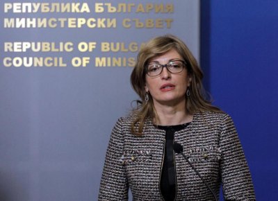 Министър Захариева изпрати съболезнователна телеграма за жертвите на стрелбата в Канада