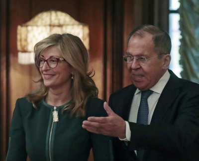 В телефонен разговор: Захариева и Лавров изразиха задоволство от двустранните връзки