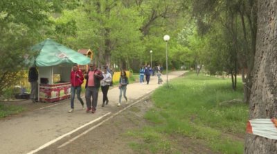 Парк Бачиново в Благоевград се напълни със спортуващи след отпускане на мерките