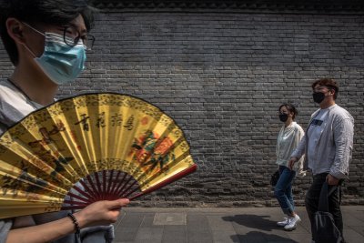 Китай отваря туристическите си обекти след тримесечно прекъсване заради коронавируса
