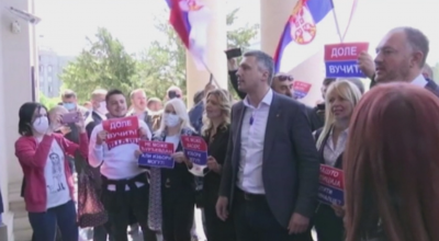 Сблъсъци пред парламента в Сърбия