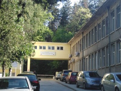 Медицински сестри от училища и детски градини помагат в инфекциозното отделение на болницата в Гоце Делчев