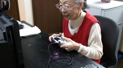 #60 секунди без COVID-19: 90-годишна японка е най-възрастният геймър в света