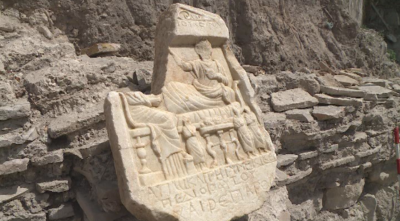 Римска надгробна плоча откриха археолози във Варна