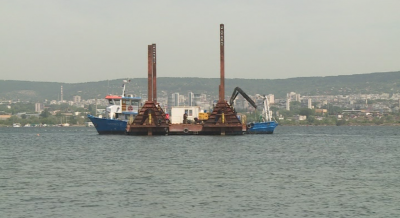 Съдебен иск срещу фирмата, изградила тръбопровода във Варненското езеро