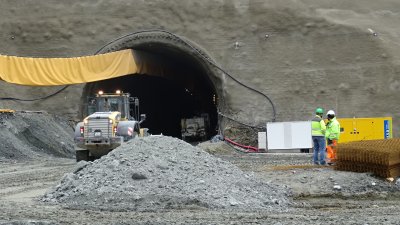 МРРБ и Пътната агенция проверяват строителството на тунел "Железница"