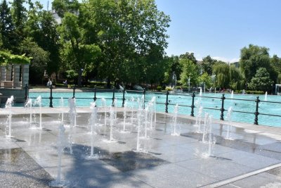 Пеещите фонтани в Пловдив отново работят
