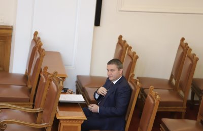 Спорове с БСП по време на изслушването на Горанов за хазарта