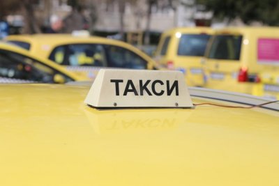 Таксиметрови шофьори във Варна искат удължаване на срока за подновяване на разрешителните им