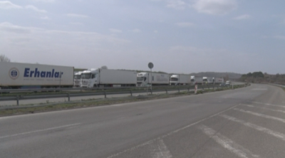 Товарът на задържаните камиони с отпадъци бил предназначен за фирма в пловдивското село Марково