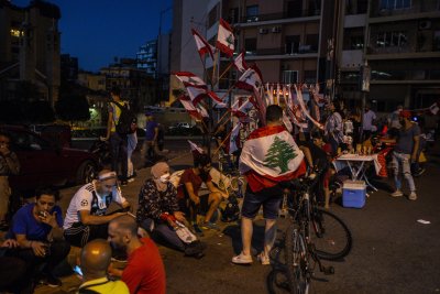 Втора нощ на протести и сблъсъци в Ливан