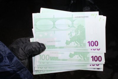 Трима задържани за разпространение на фалшиви пари в "Горубляне"