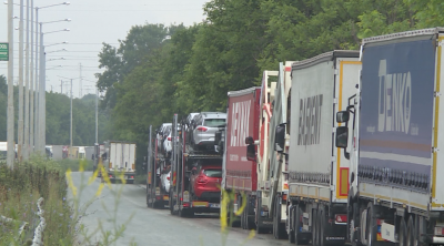 Над 300 камиона са блокирани на Дунав мост при Русе