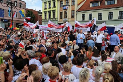 Полша: Дуда в битка за втори мандат срещу Тшасковски